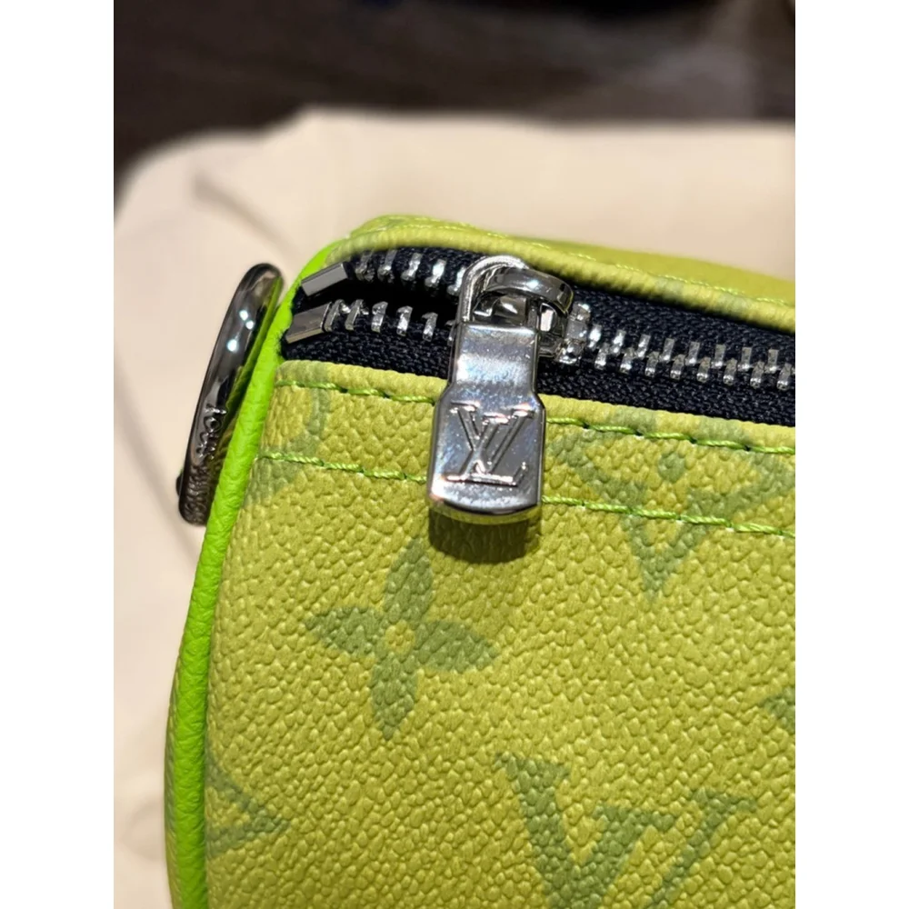 LV Keepall Bandoulière 25 taigarama XS Duffle Bag Neon Green Monogram Canvas Cro - Picture 10 of 11